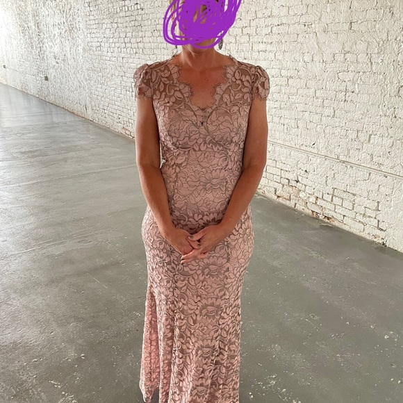 Dress - Picture 4 of 5